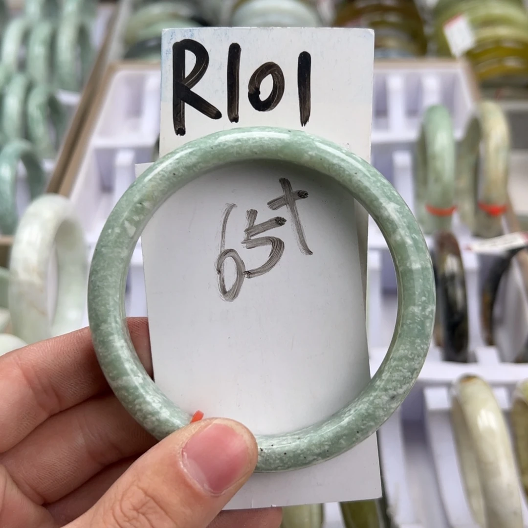 岫玉手镯未镶嵌天然岫玉