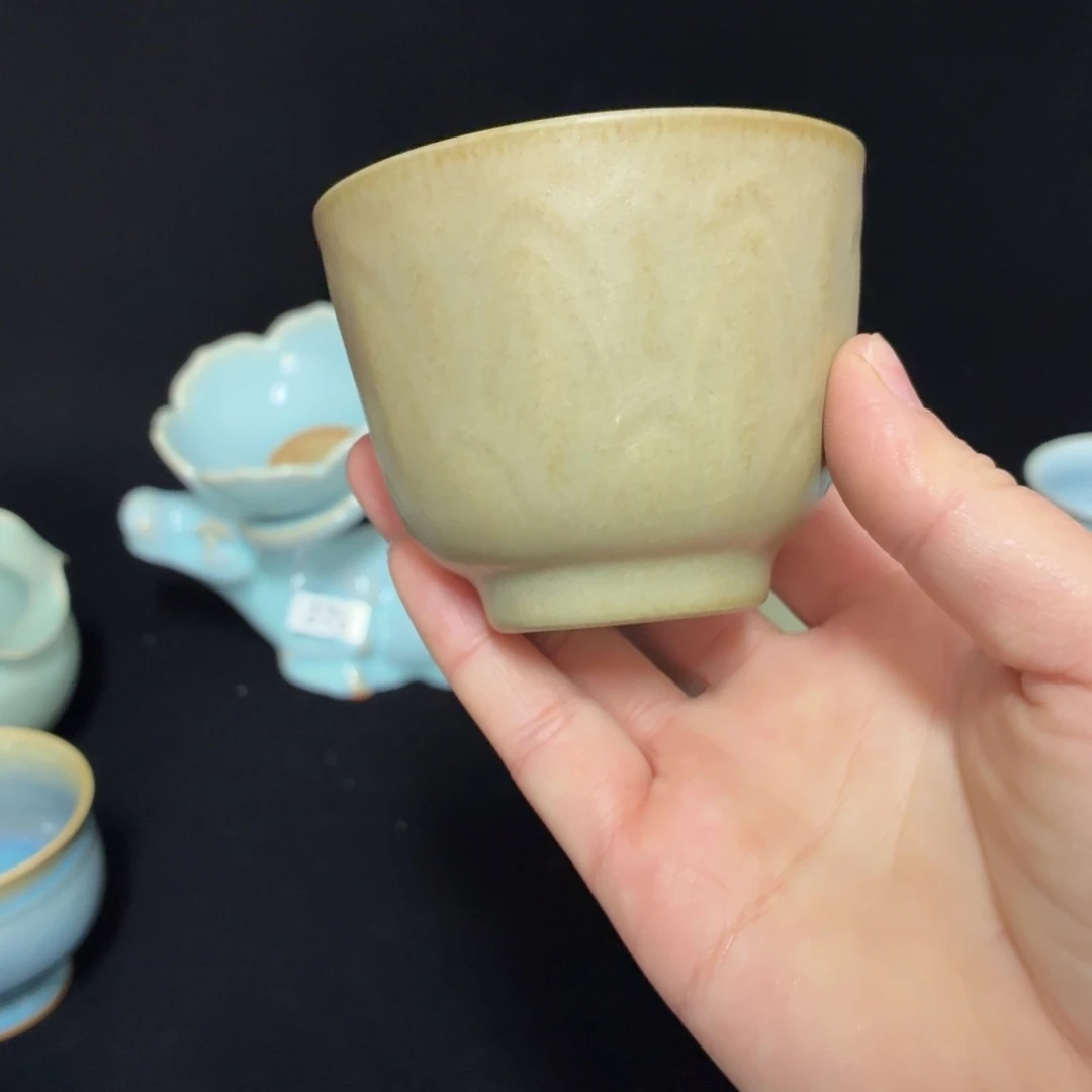 摆件陶草木灰莲瓣杯