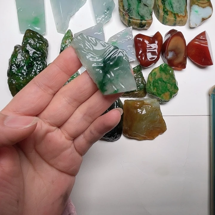 翡翠未镶嵌颈饰缅甸天然翡翠