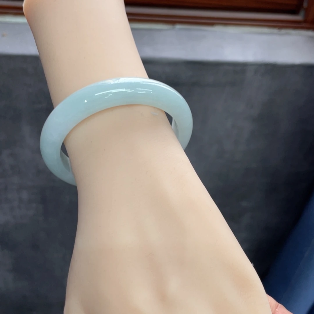 未镶嵌手镯翡翠手镯