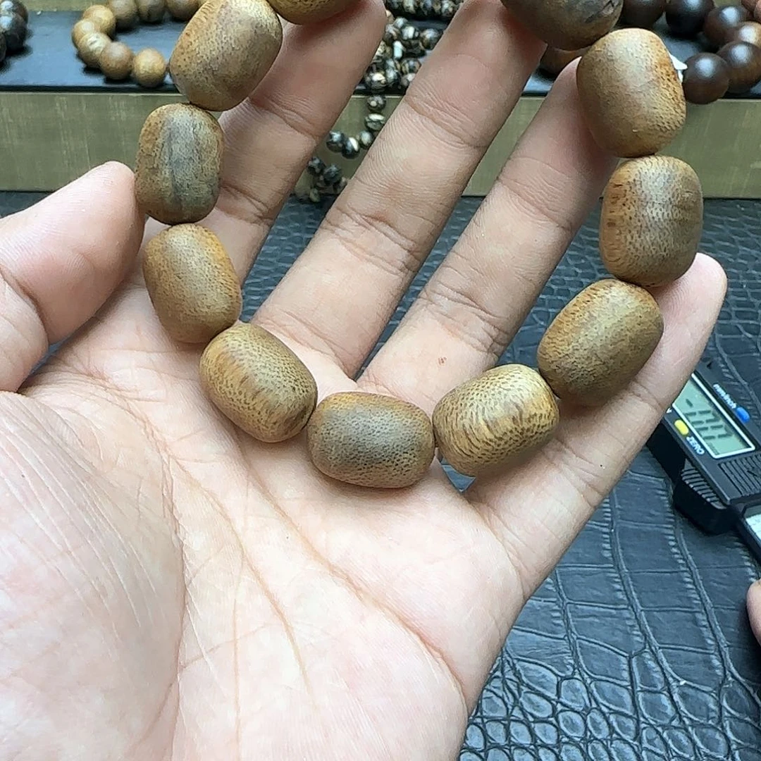 沉香沉香碎屑莺歌绿