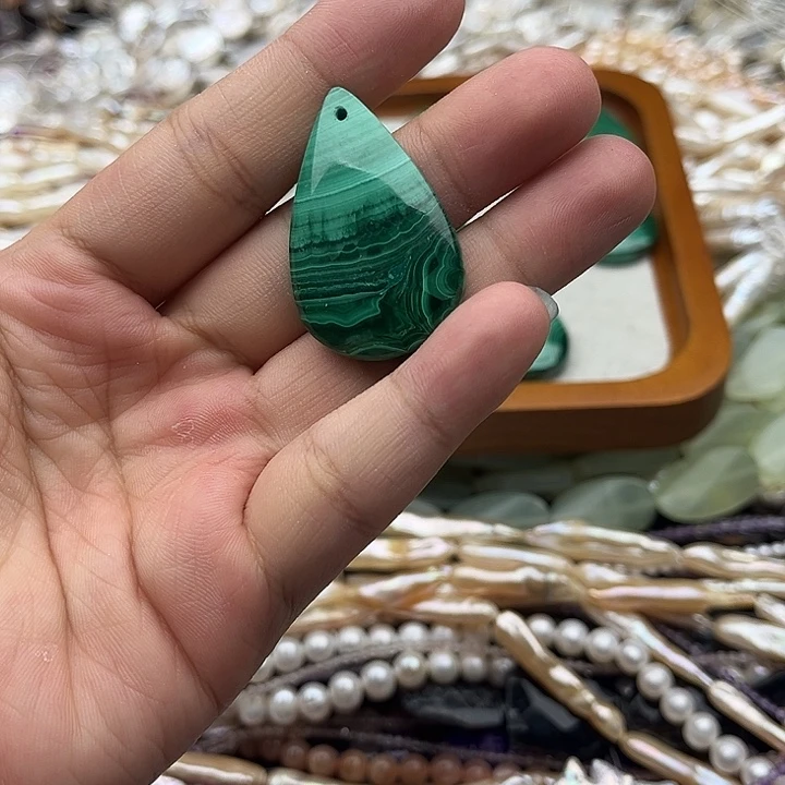 薛***)玛瑙/玉髓未镶嵌珠宝半成品23.7/37.5mm左右孔雀石5