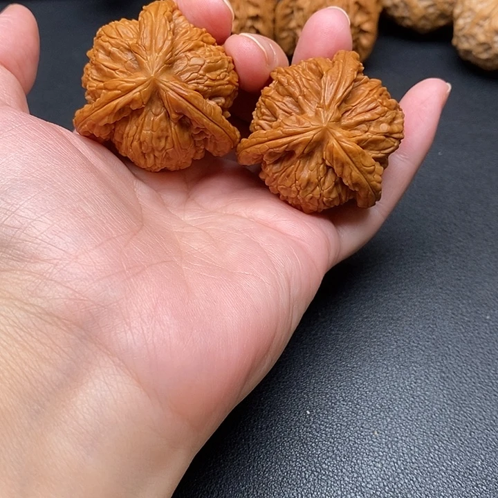 Y***三把件文玩核桃白奔