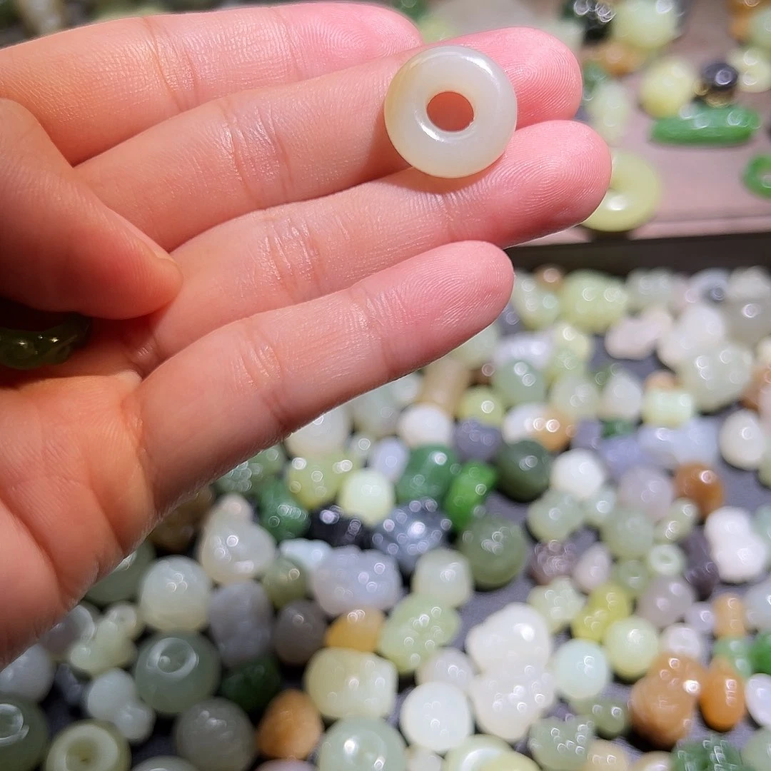 和田玉未镶嵌珠宝半成品