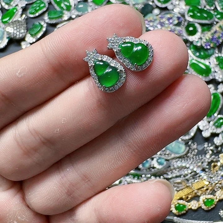 翡翠颈饰未镶嵌天然A货翡翠放漏