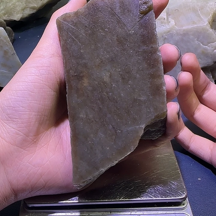 未镶嵌和田玉（糖玉）珠宝半成品