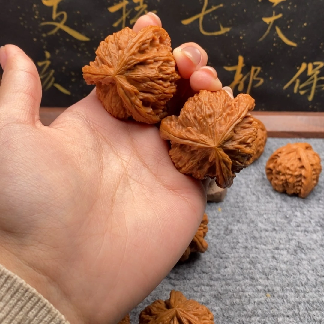 【闪购商品】吊坠文玩核桃8***人