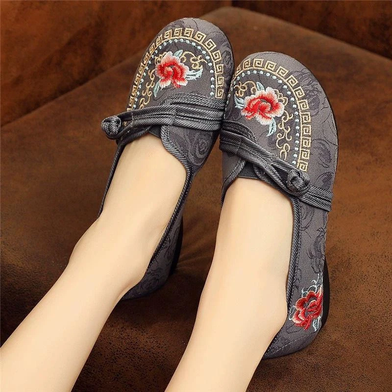 老北京布鞋平底女单妈妈民族古风平底舒适防滑妈妈鞋子广场舞女鞋