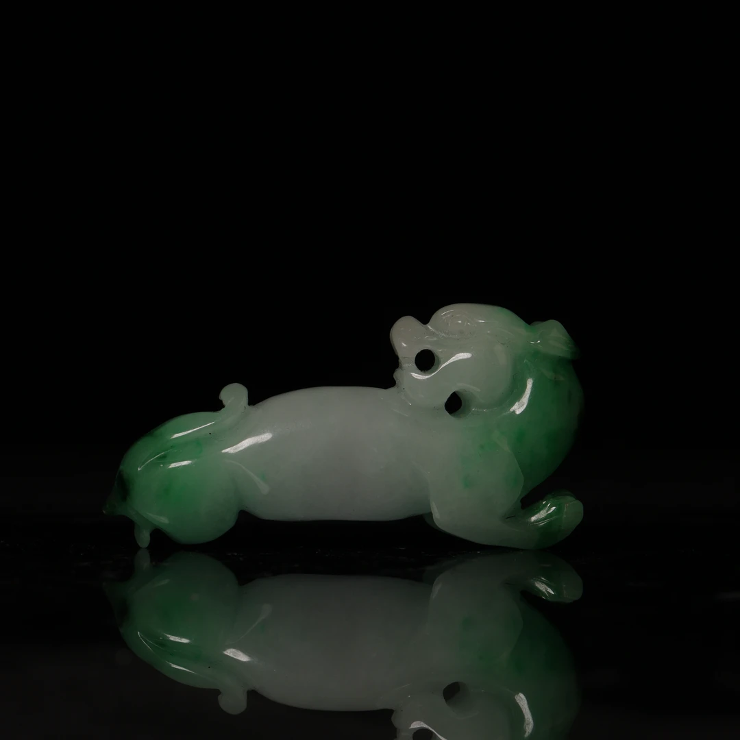 旧藏翡翠貔貅花件