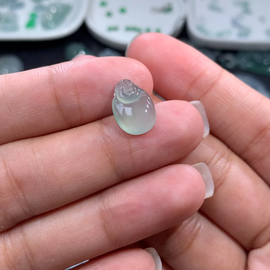 翡翠裸石未镶嵌沙弥