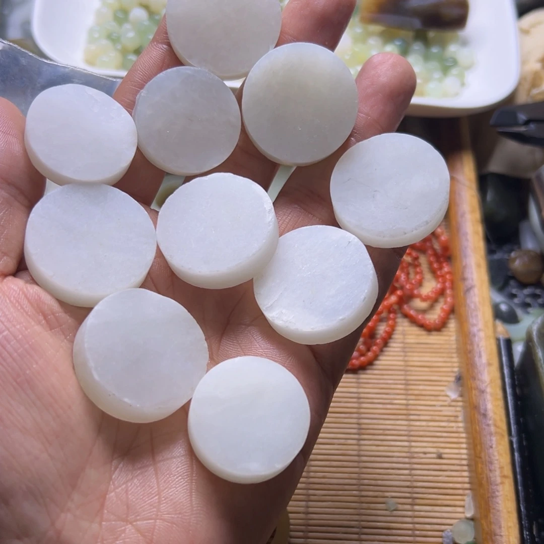 和田玉（糖玉）未镶嵌挂件