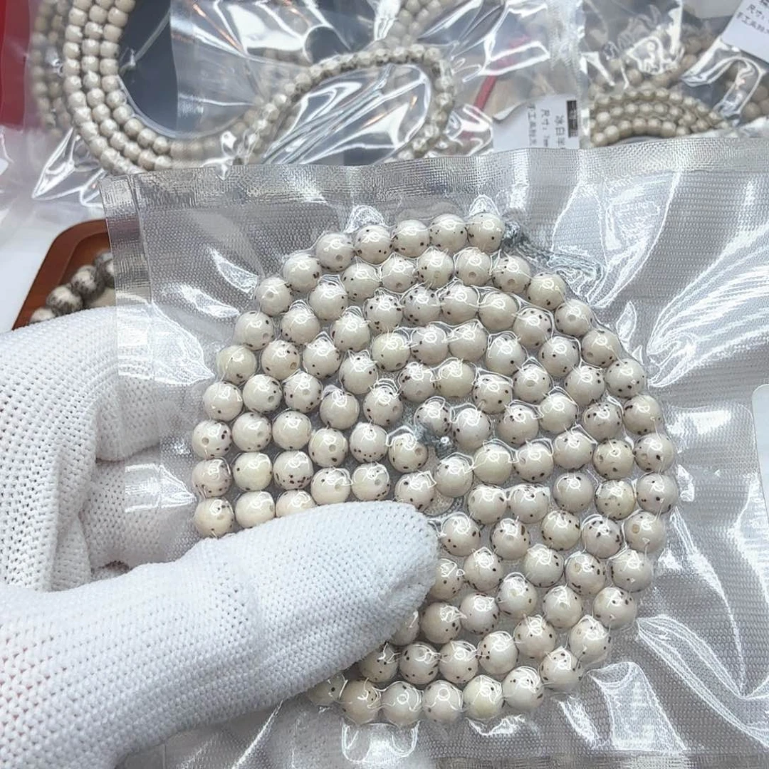 星月菩提吊坠20冰白大眼睛通体6左右圆珠108