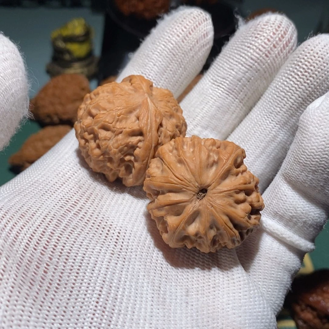 文玩核桃吊坠山*龙眼