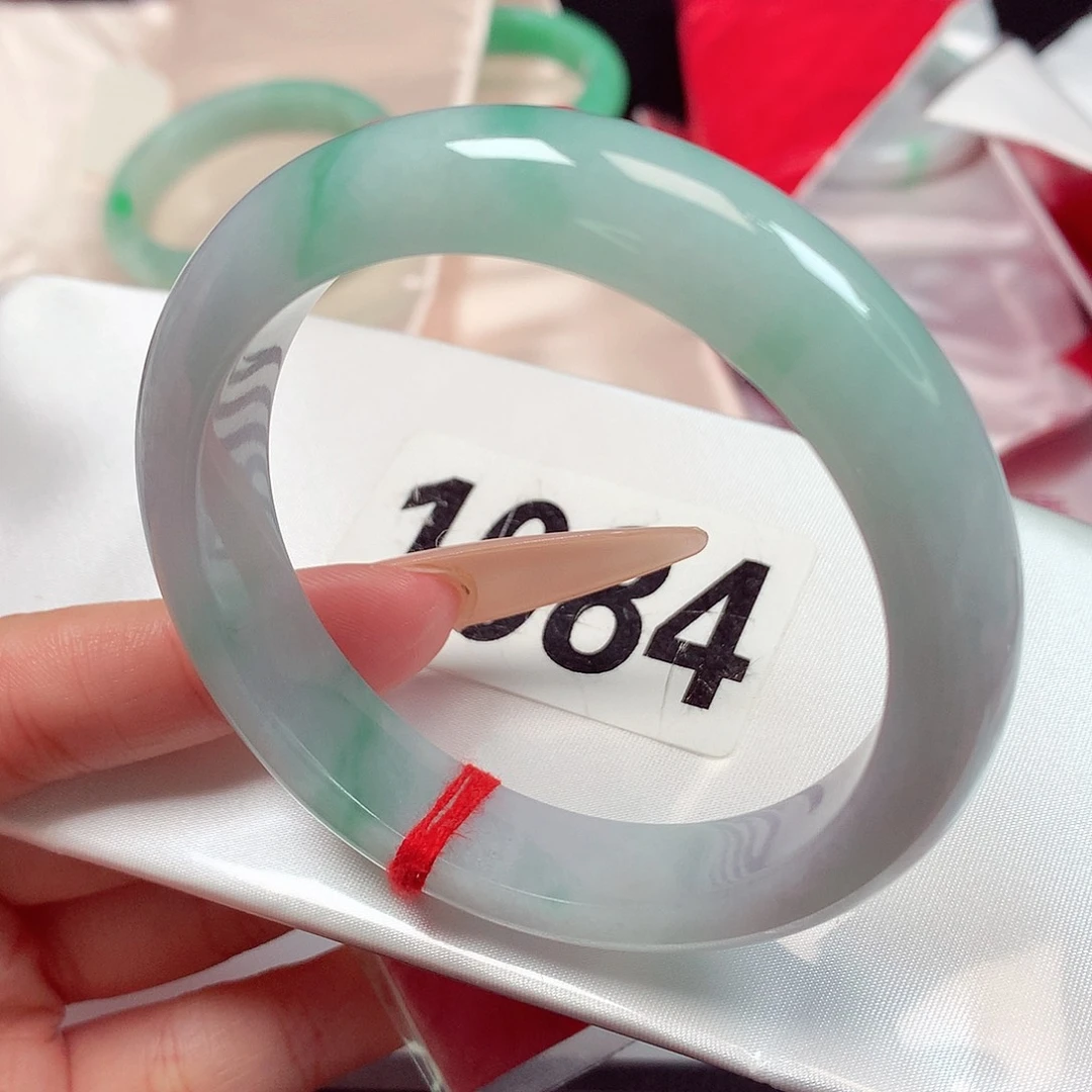 翡翠未镶嵌手镯1084