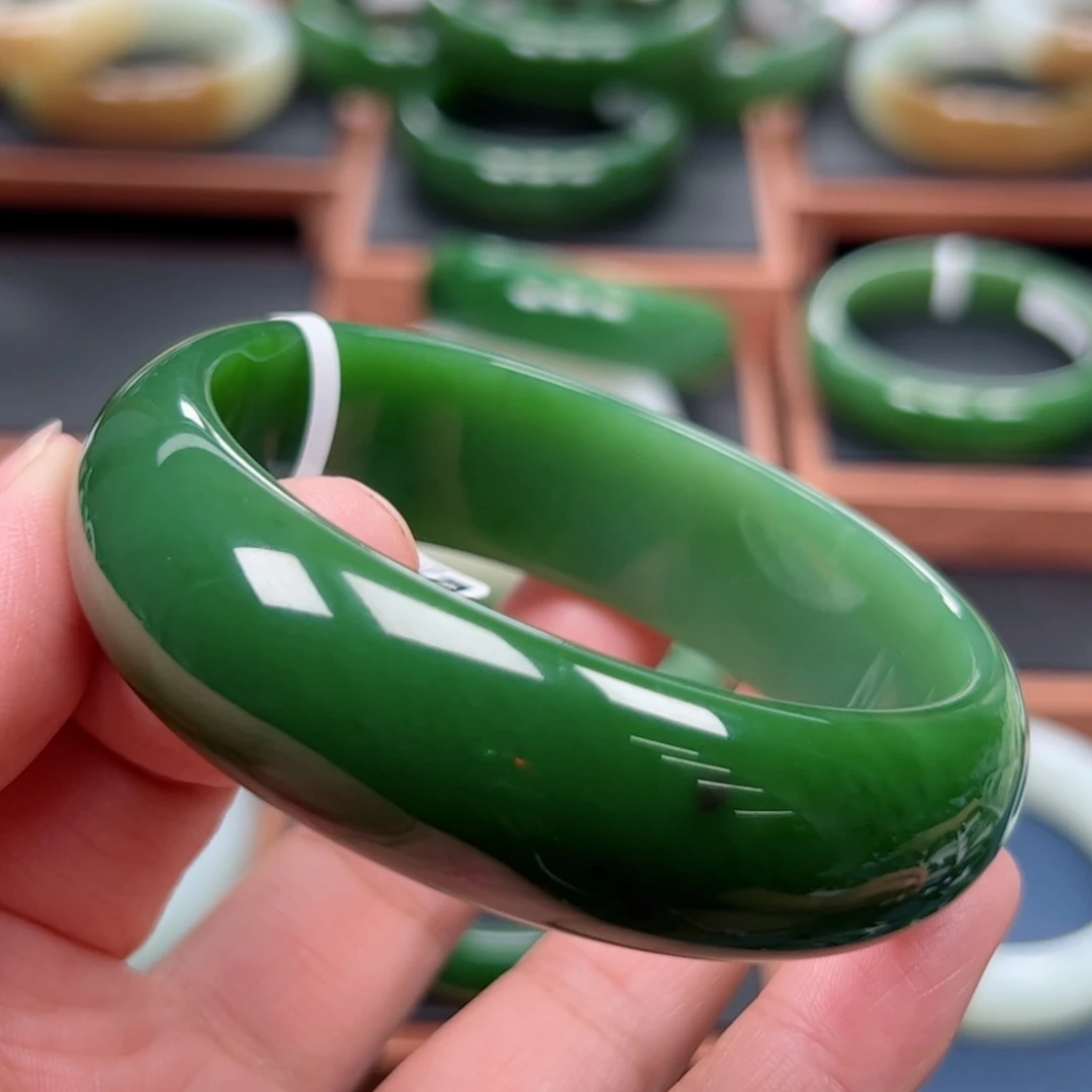 未镶嵌手镯和田玉（碧玉）