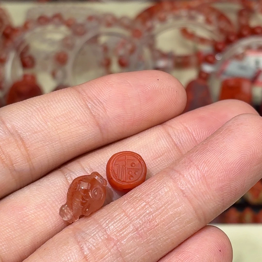 ****～南红玛瑙未镶嵌颈饰两颗