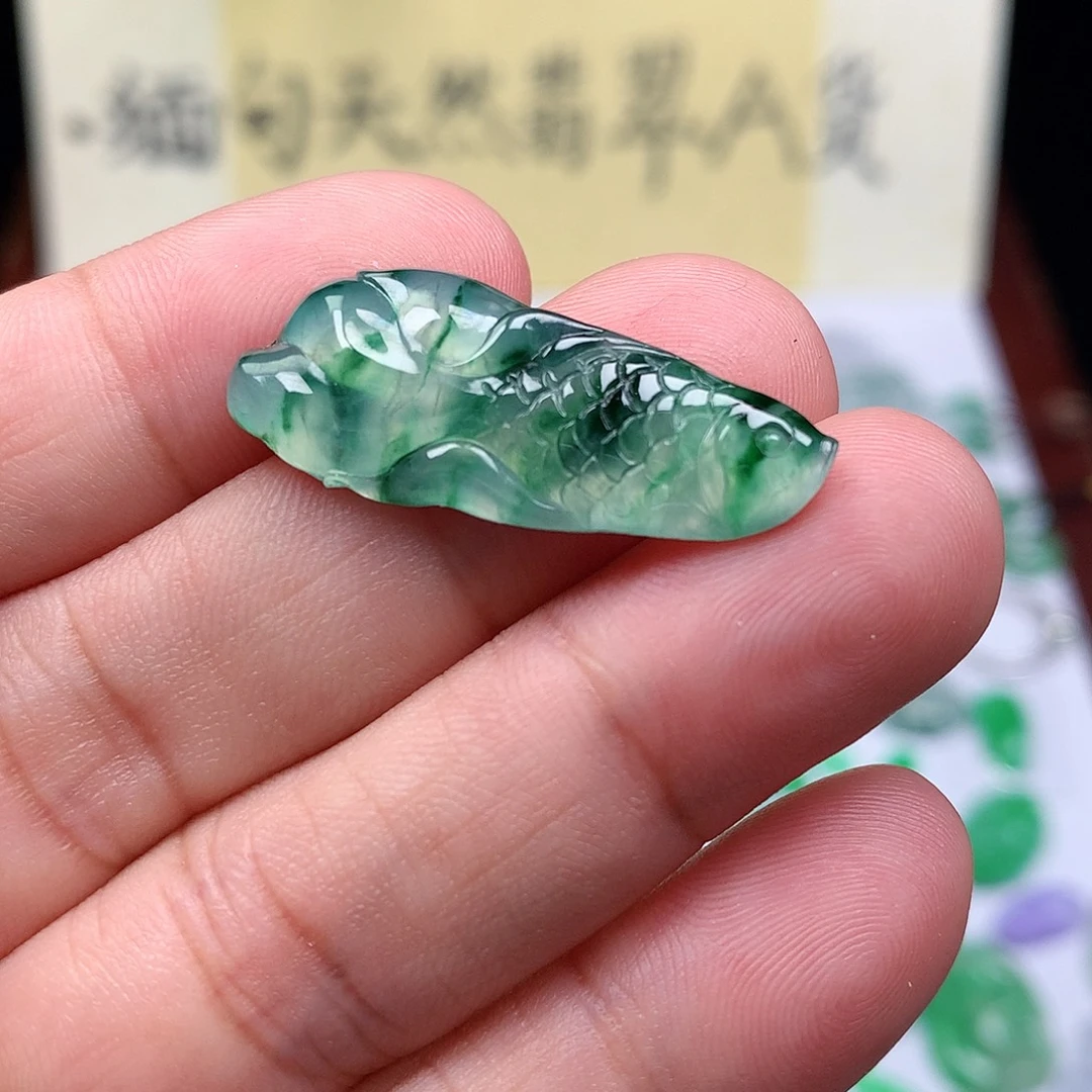 翡翠裸石缅甸天然A货翡翠冰种金龙鱼