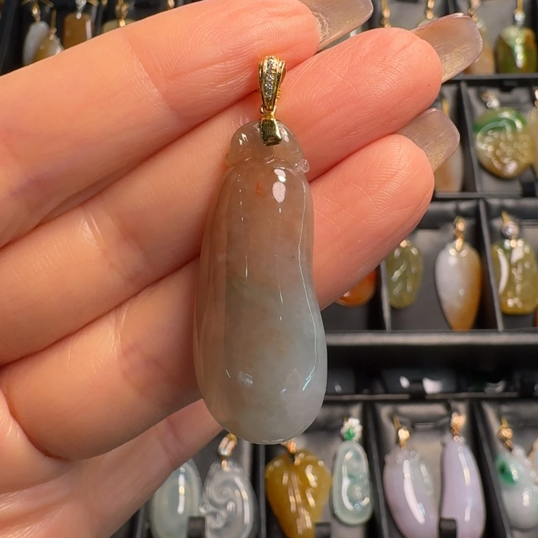 翡翠18K金镶嵌颈饰福瓜