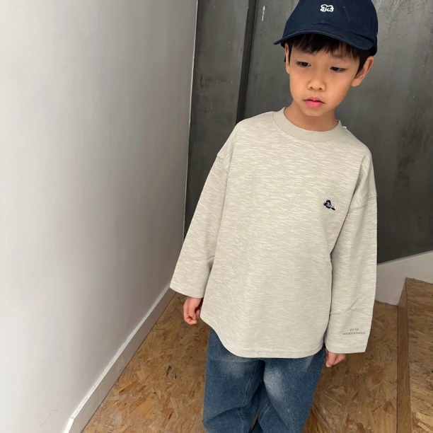 实体精品童装店 中大童秋冬新款圆领素色肌理感长袖打底衫 T 恤