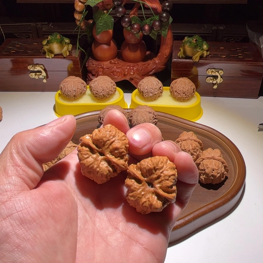 鹏***.把件桃核昌平娃直播中欢迎观看