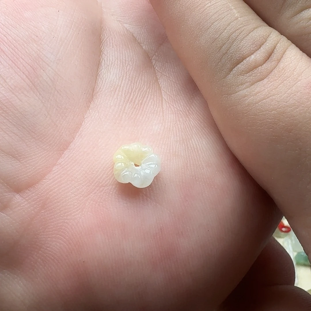 翡翠挂件未镶嵌m****4翡翠