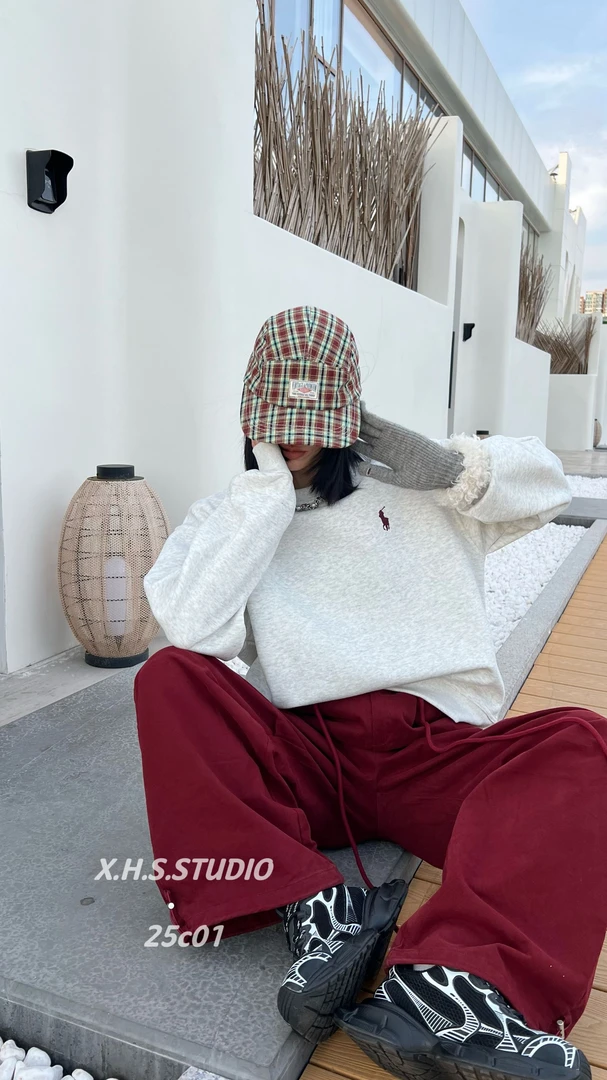 范范家【刺绣小马】25新春款韩版休闲百搭圆领卫衣25C01