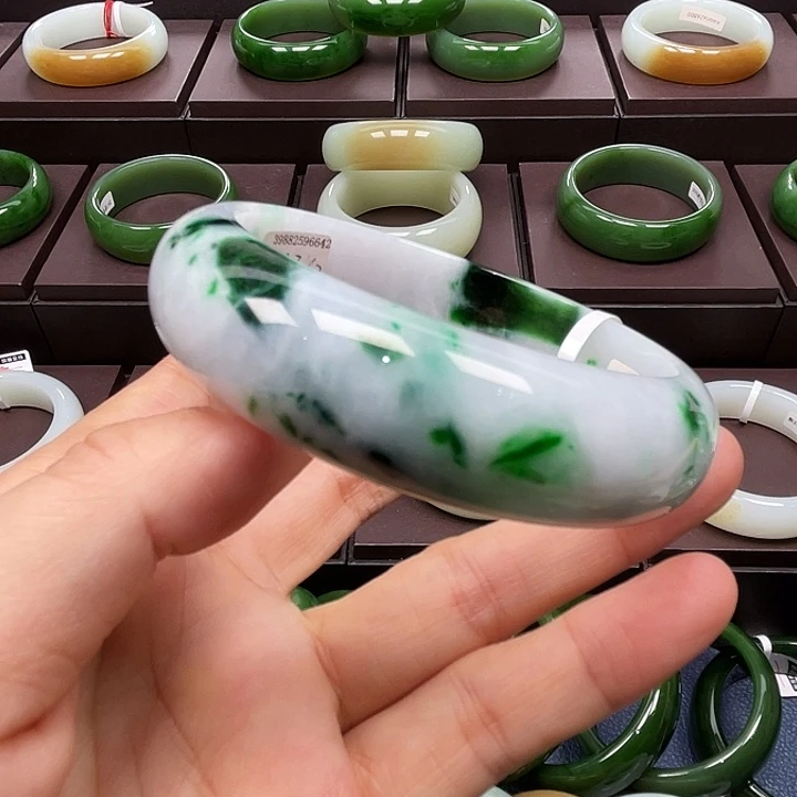 翡翠未镶嵌手镯63口径