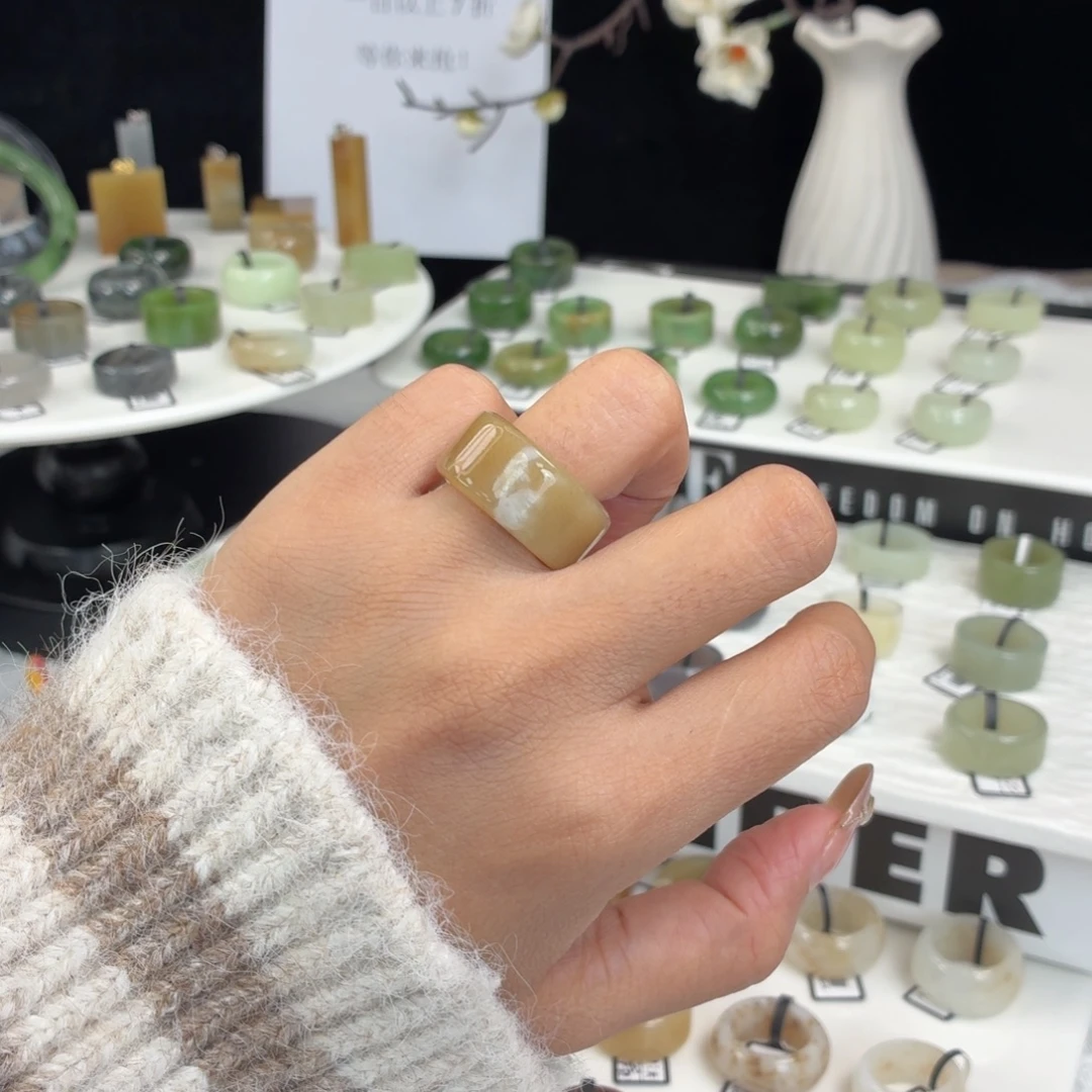 和田玉（糖玉）未镶嵌戒指Q53牛轧糖圆切16.8不退换