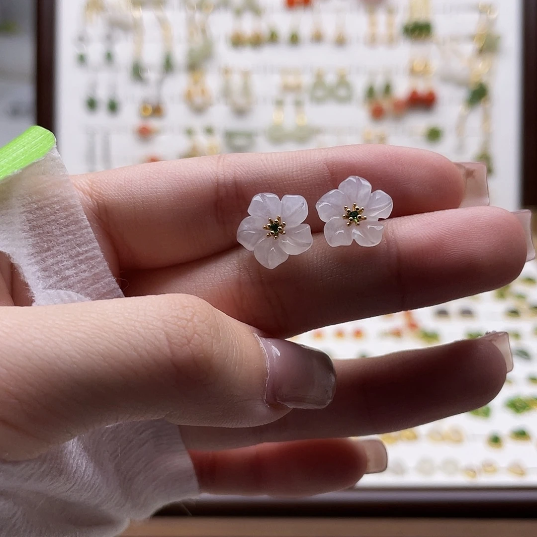 和田玉未镶嵌耳饰