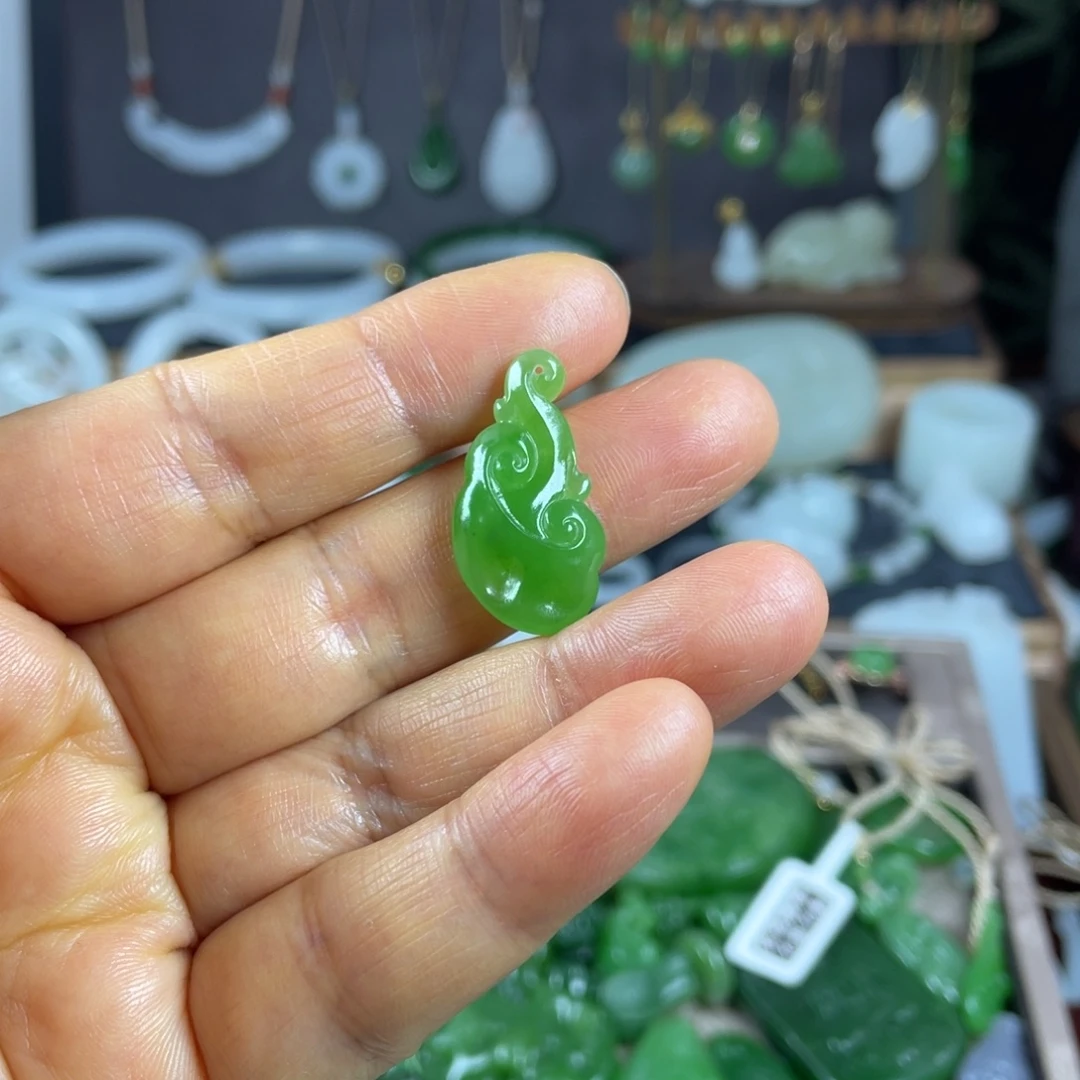 Y***和田玉未镶嵌颈饰