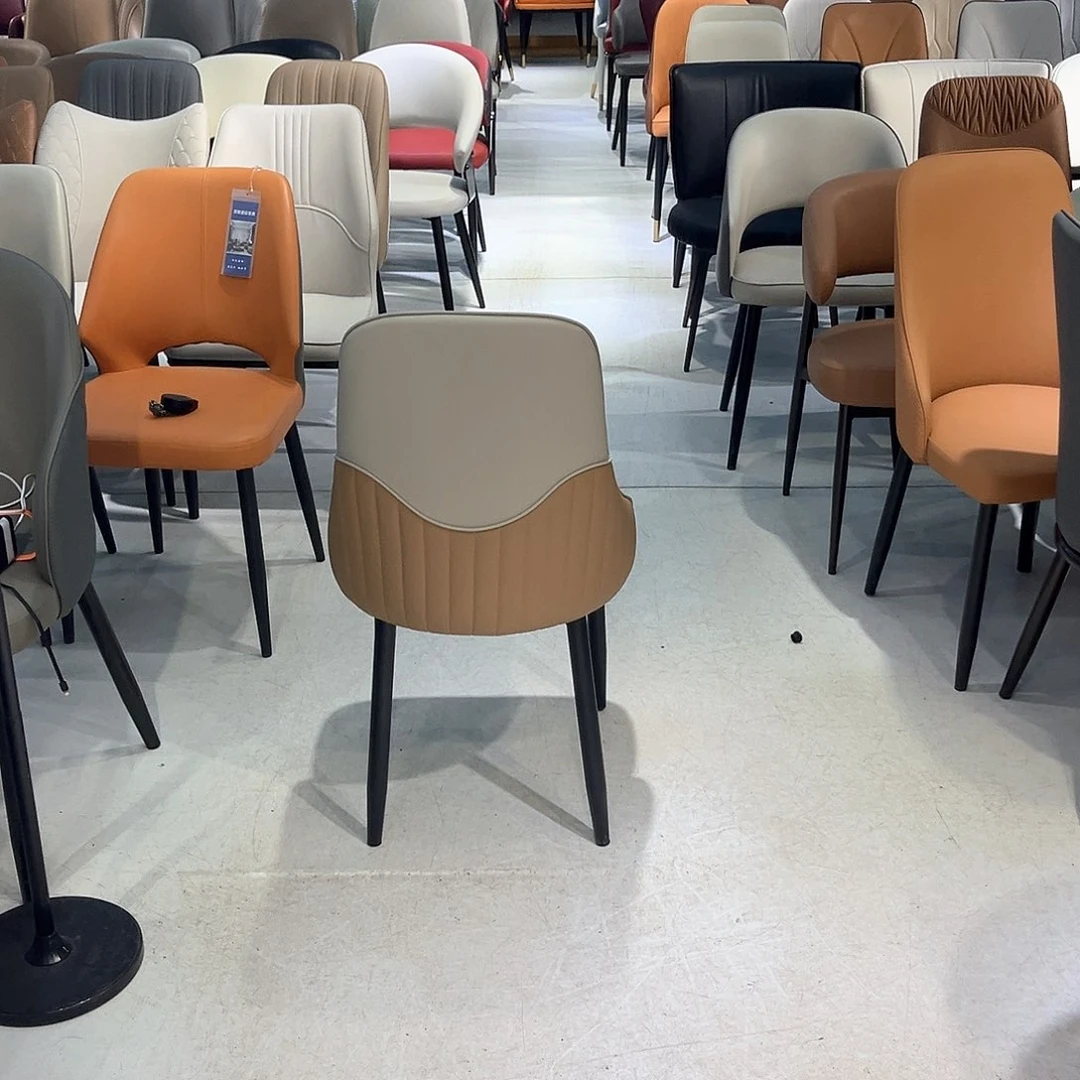 金属框架软包皮面椅子