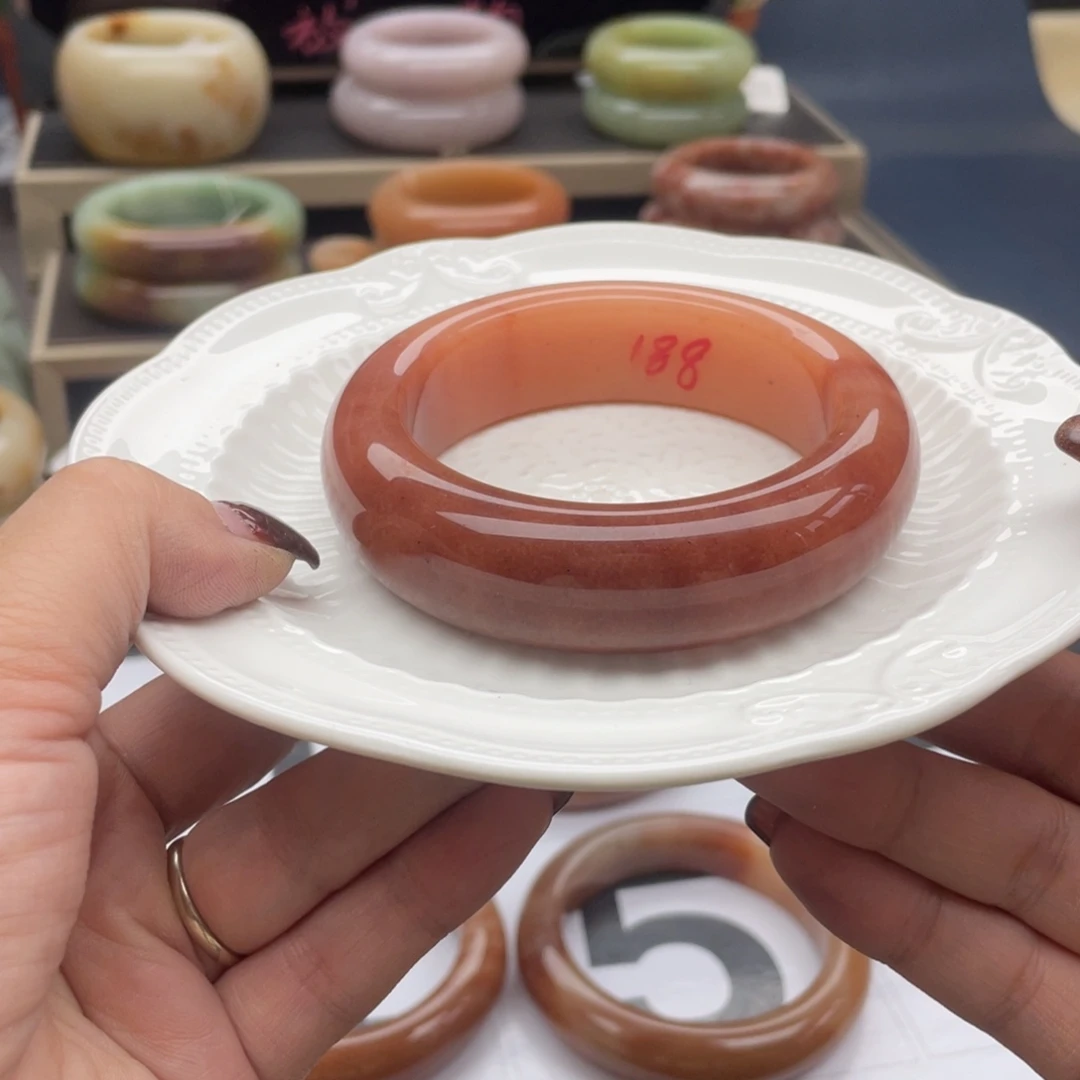 石英质玉未镶嵌手镯