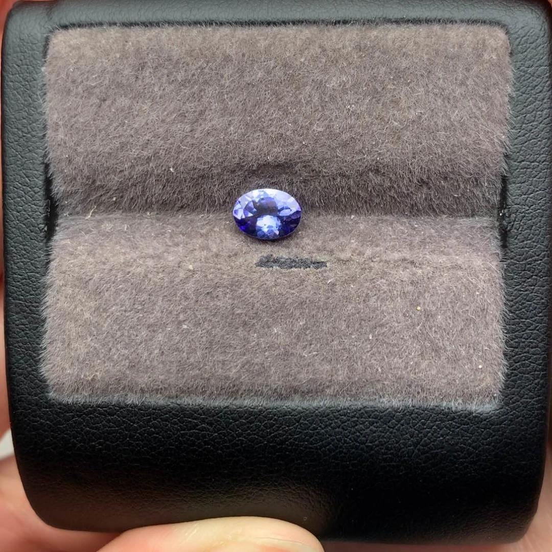 未镶嵌裸石坦桑石0.75ct