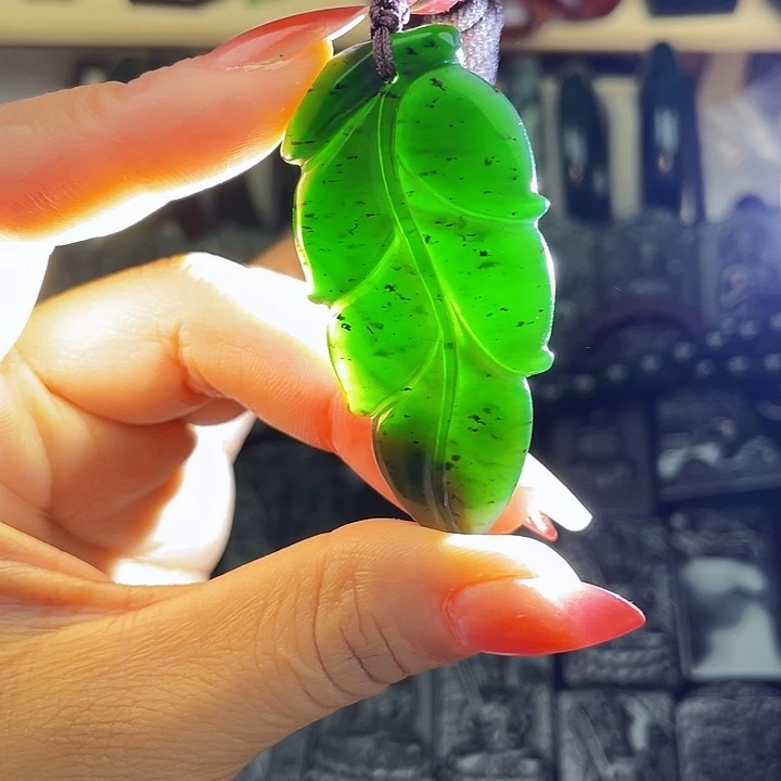 蛇纹石玉未镶嵌挂件泰山玉金枝玉叶