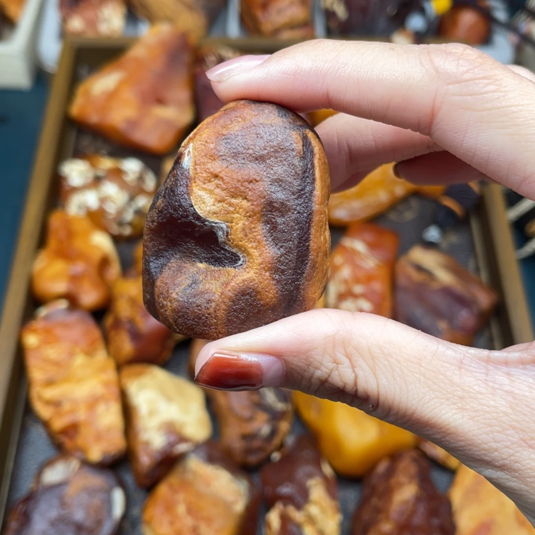 琥珀未镶嵌珠宝奇石