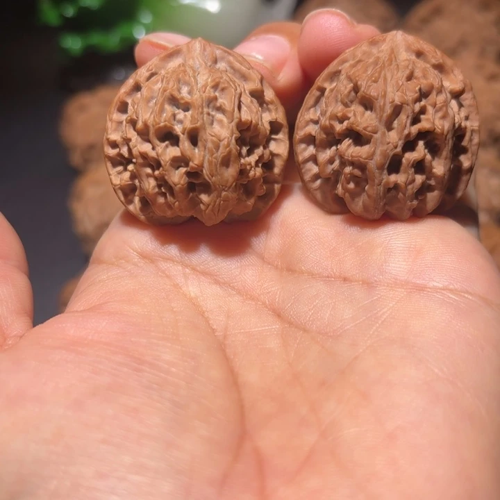 吃***惹吊坠文玩核桃文玩核桃吊坠苹果园差迟33