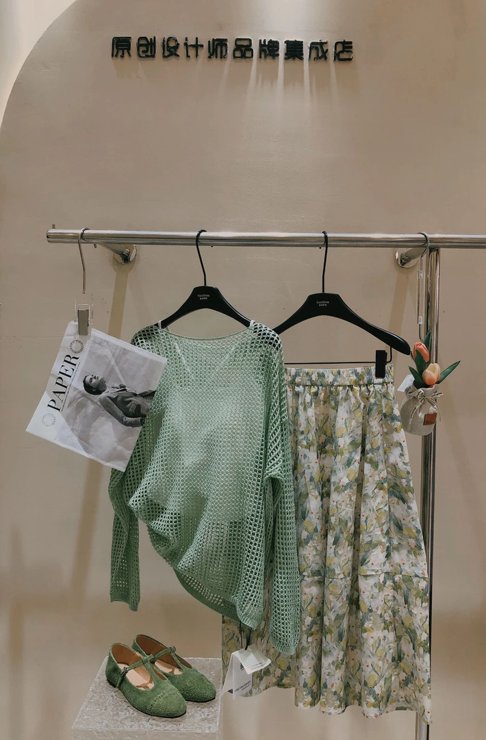 2025时尚和纸纱洞洞衫