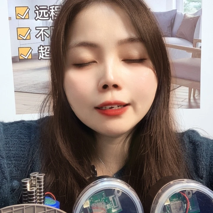 慢***端木双电池盒子 一个电池充电器