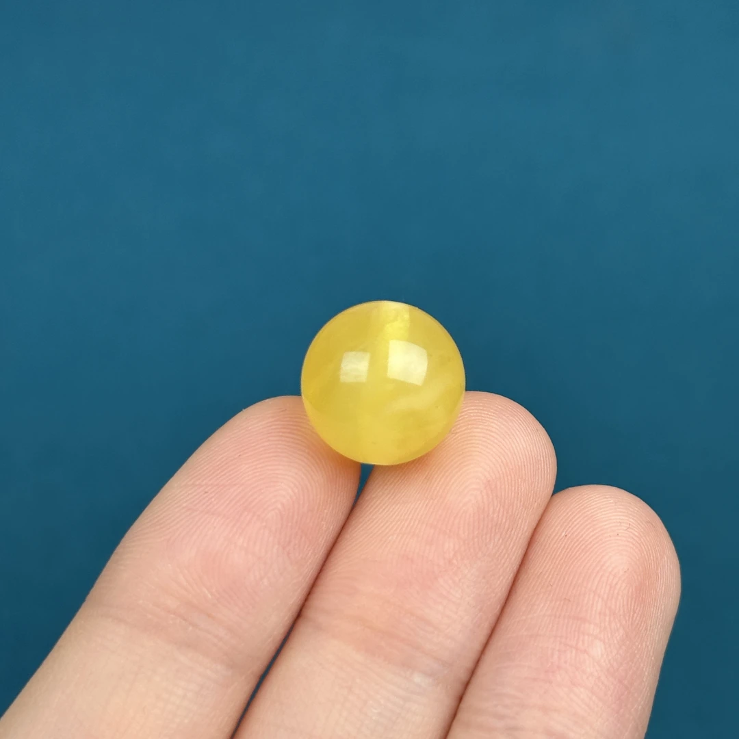 A8090天然原矿蜜蜡 鸡油黄圆珠【微微瑕】13.3mm支持复检假一罚十