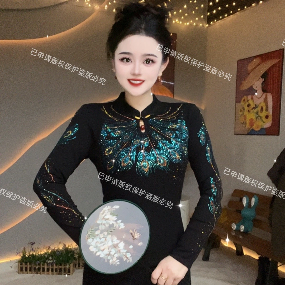 【秋冬新款】复古新中式时尚烫钻羽毛之恋爆款洋气长袖打底衫女8251