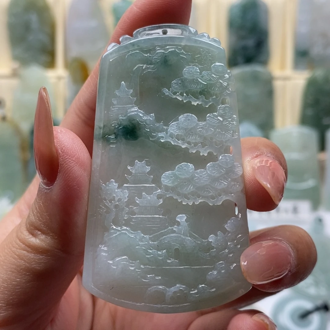 颈饰未镶嵌翡翠山水牌