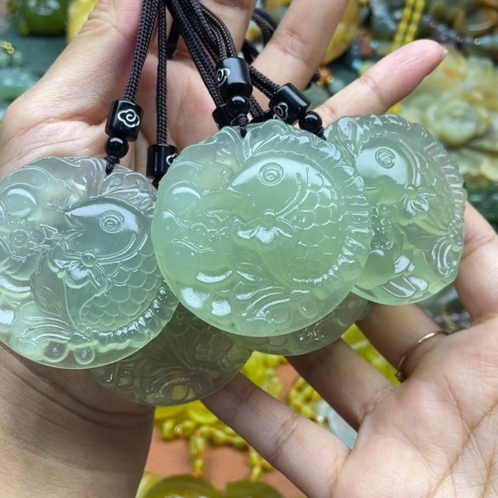 蛇纹石玉未镶嵌吊坠