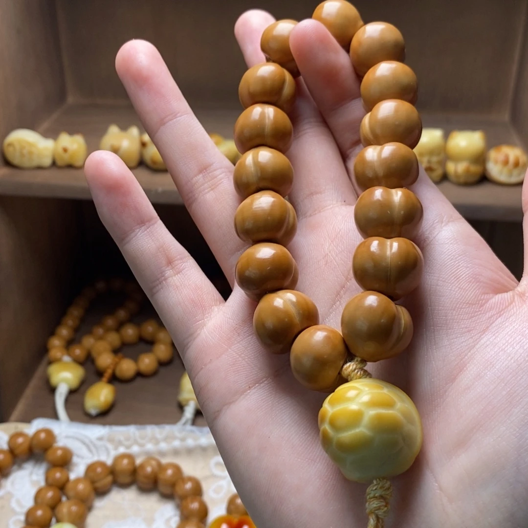 猴头核桃把件屁桃