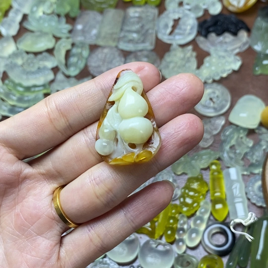 蛇纹石玉合金颈饰