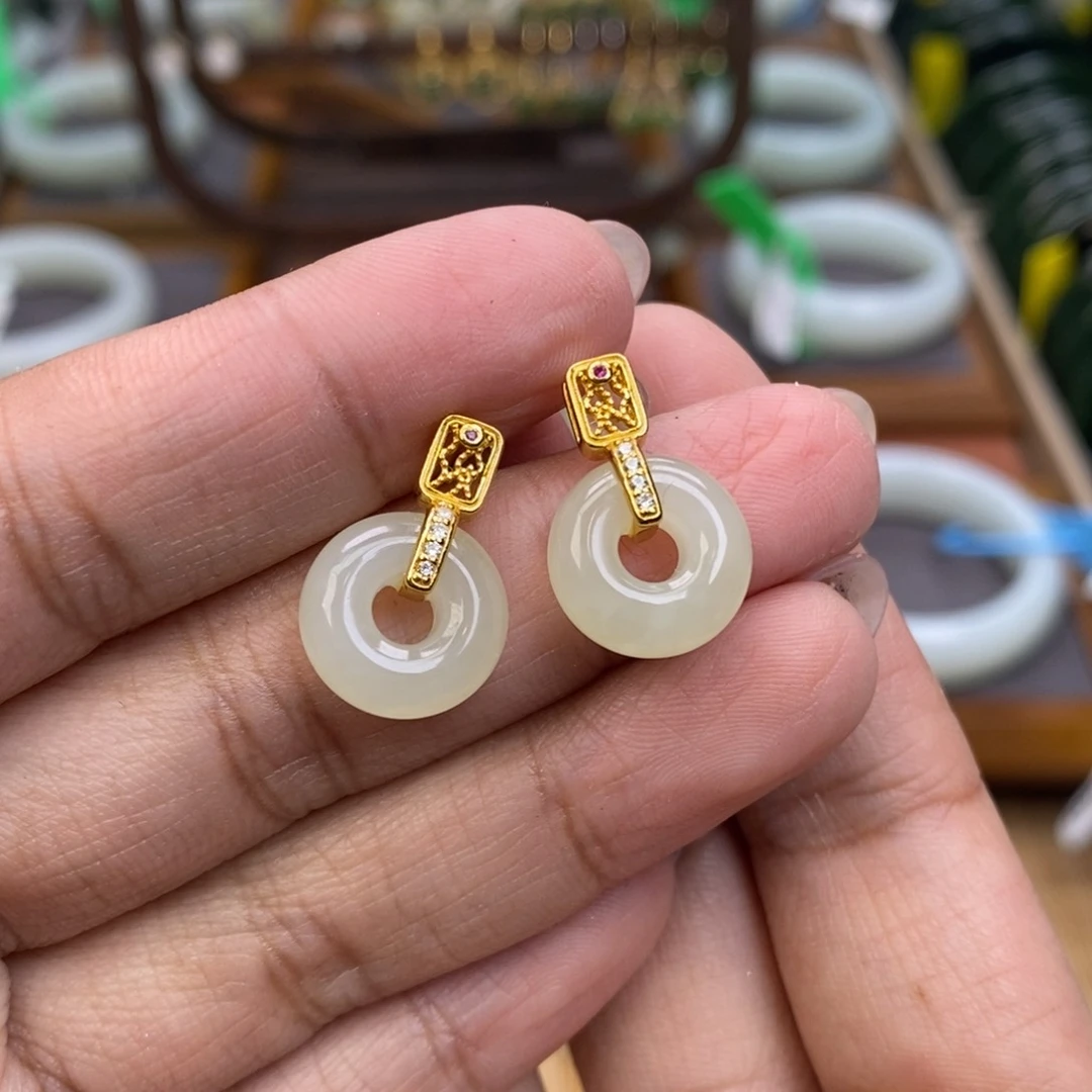 未镶嵌和田玉耳饰