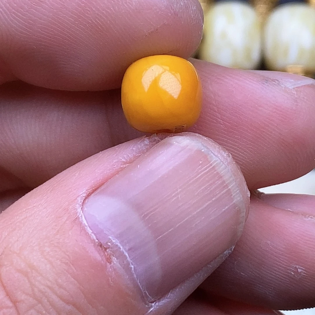 琥珀裸石未镶嵌山*?10*9.1