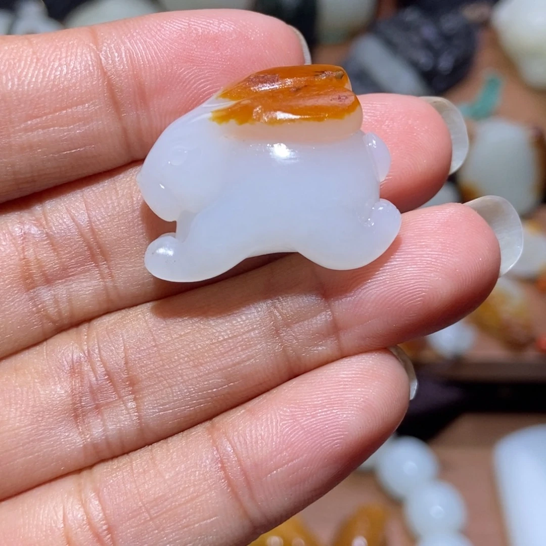 东***南和田玉未镶嵌颈饰