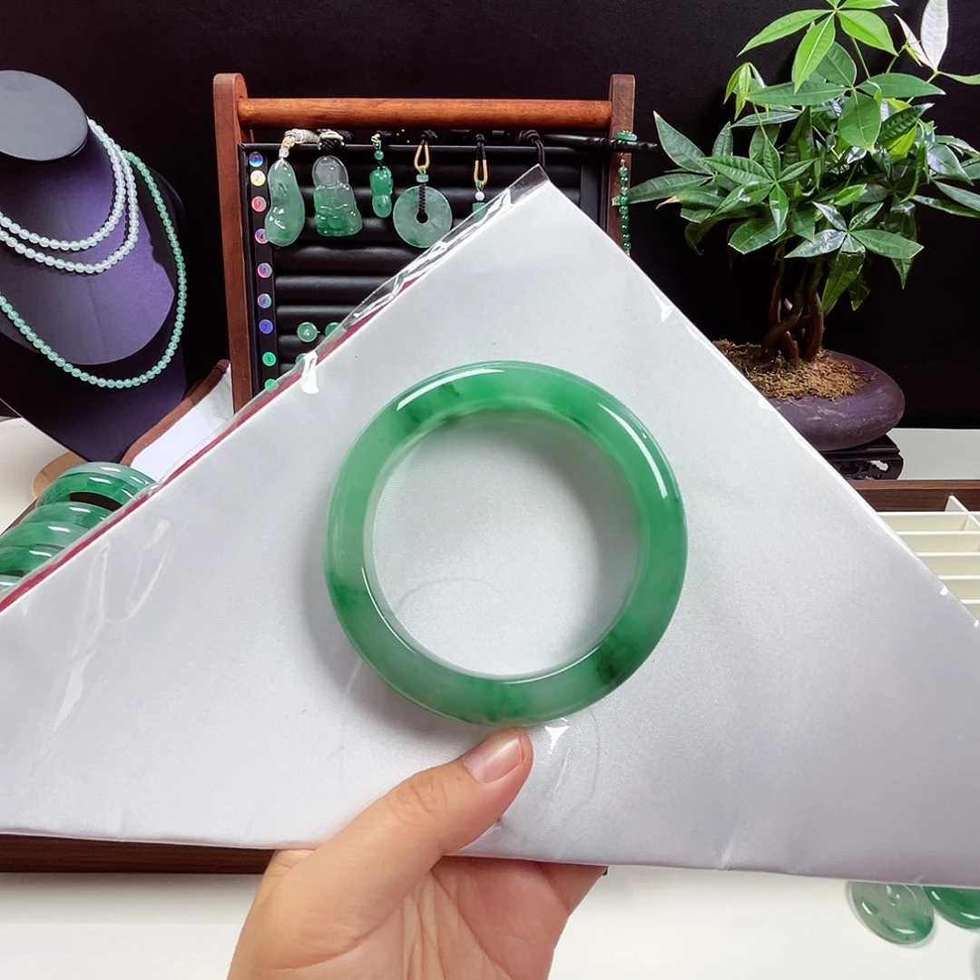 未镶嵌手镯石英质玉61.2