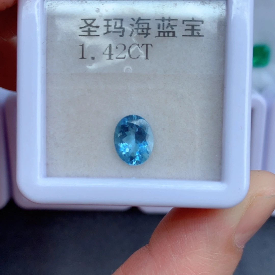 未镶嵌笔搁海蓝宝石1.42克拉裸石