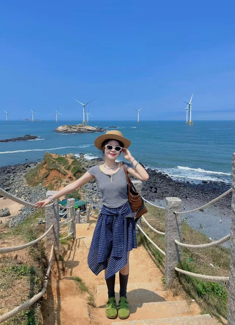 2025夏季新款韩系假两件短袖t恤女设计感修身上衣百搭不规则半裙